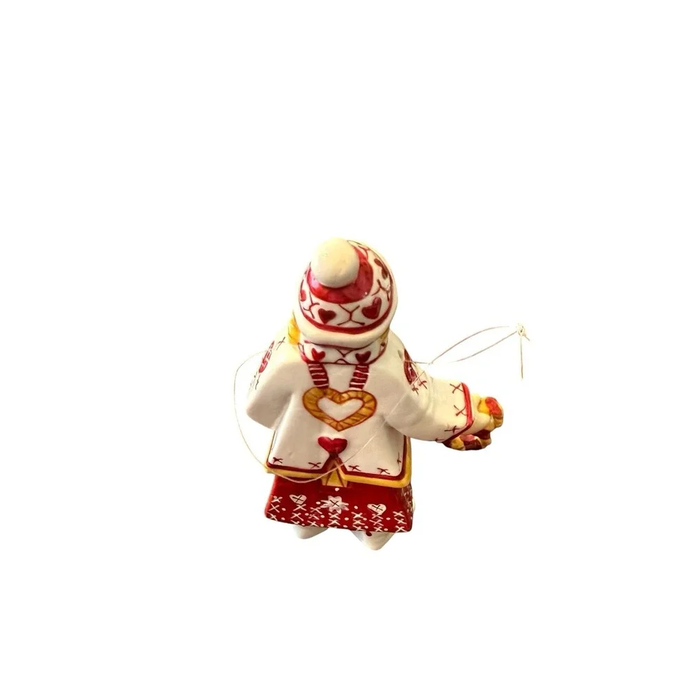 Villeroy Boch Scandinavian Ceramic Girl w/Heart Ornament No Box Red White EUC‎